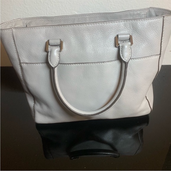 MiChaEl KoRs PebBle leaTHer t0tE hAnDbaG - Picture 4 of 13